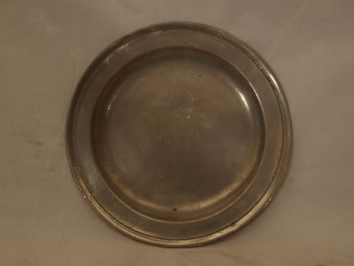 antique english pewter 84 inch diameter single reeded plate circa 1760 by john home of london