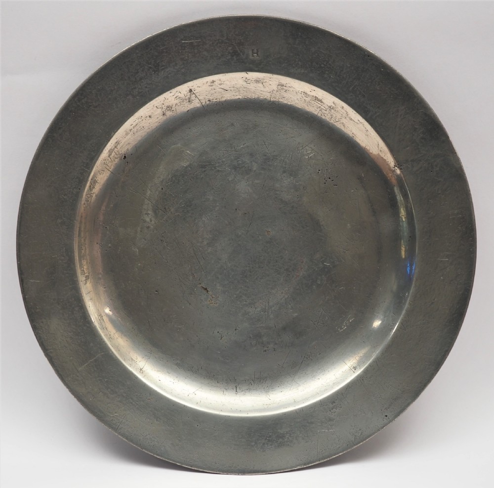 antique english pewter 9in plain rim plate by hugh masham 16811728