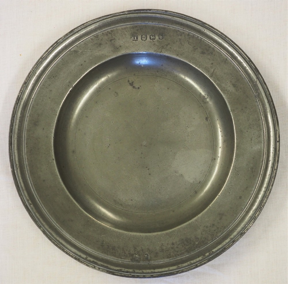 queen anne pewter triple reeded semibroad rim plate by edmund embris circa 1710