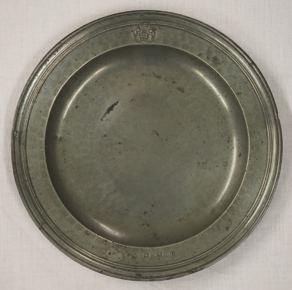 william mary triple reeded plate hammered all over thomas powell circa 1690