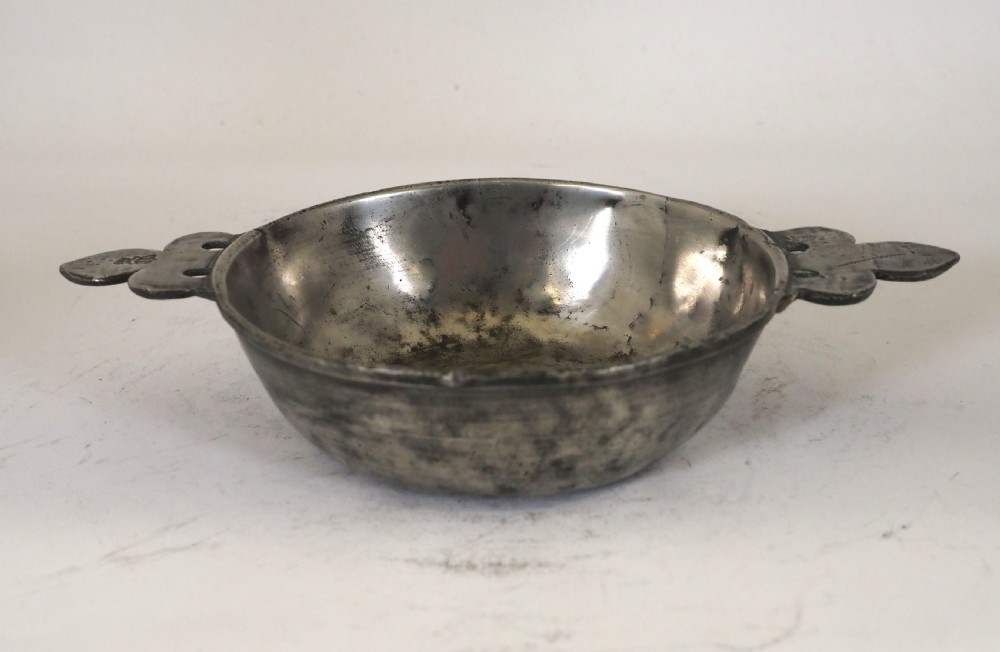 antique french pewter porringer maker's crowned hammer mark circa 1600