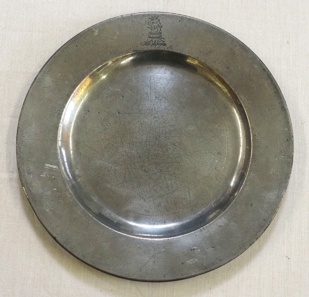 antique english pewter plain rim plate with superb lion crest by james spackman 1704 1759